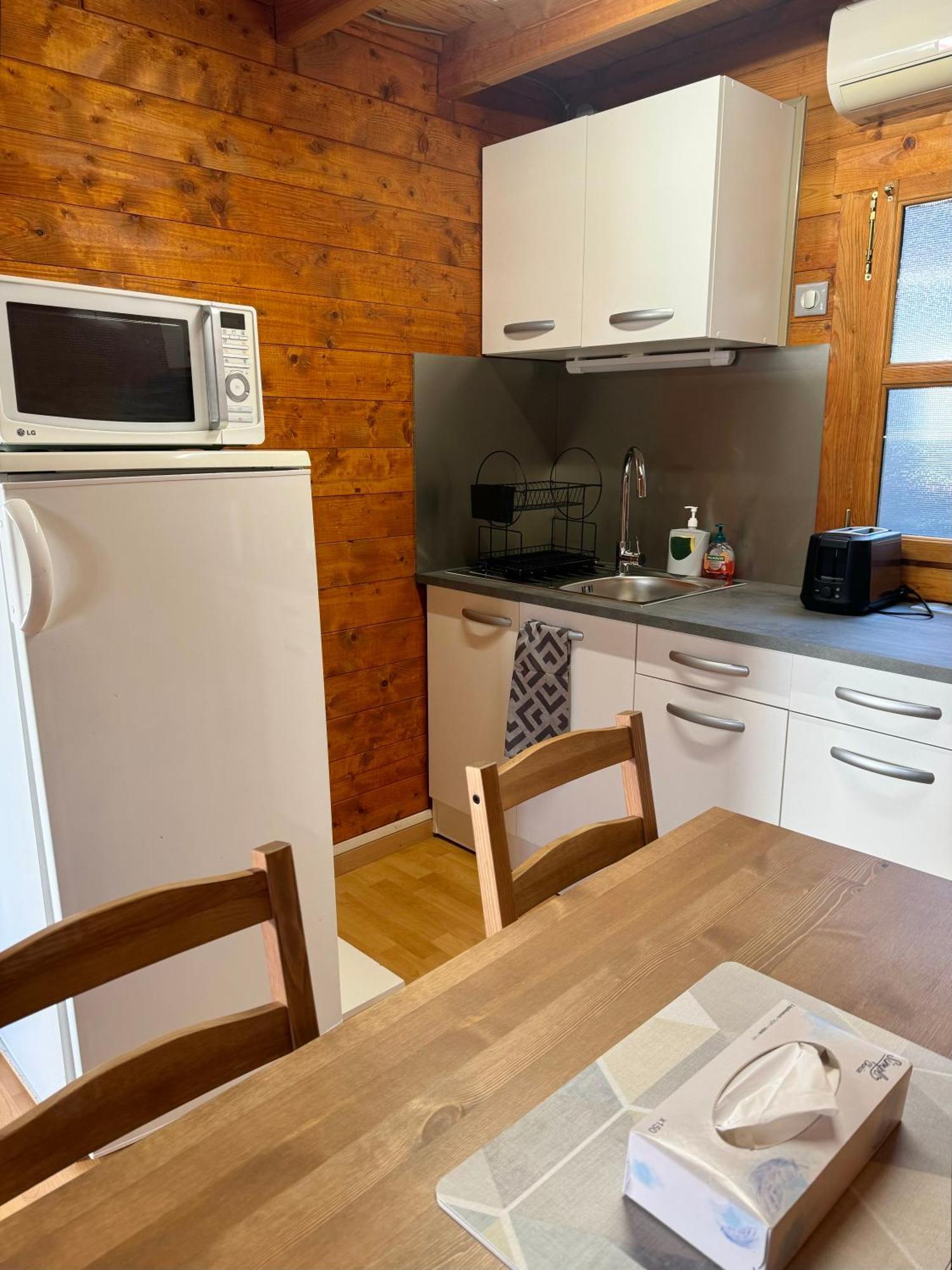Cozy Cottage Paris Suburb! ボビニー エクステリア 写真